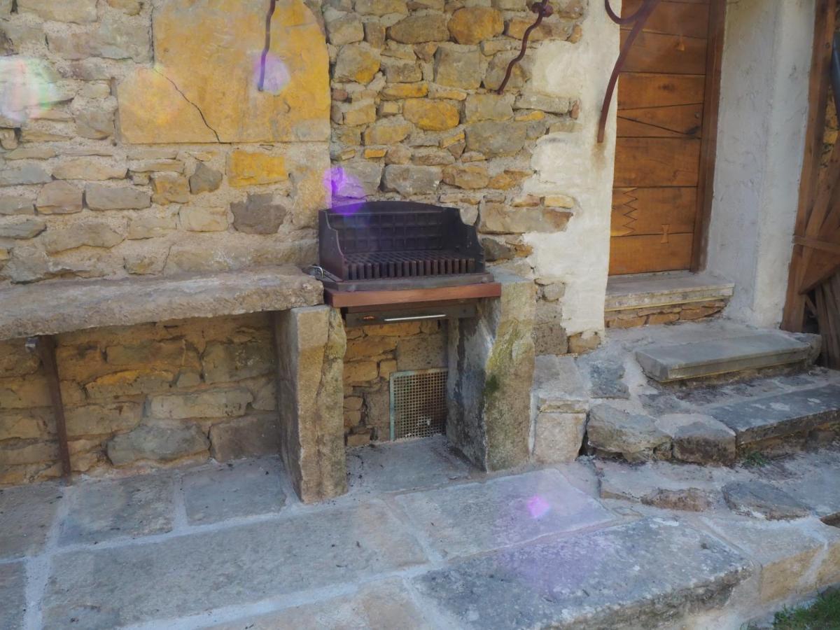 Village.Insolite Montagny-sur-Grosne Exterior foto